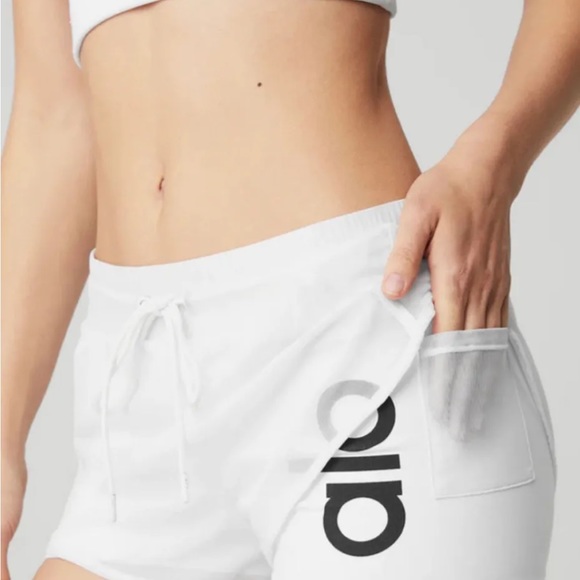 alo x-small white shorts - Picture 2 of 5